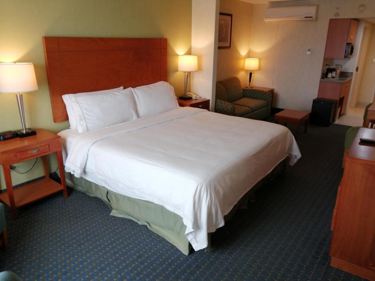 Holiday Inn Express & Suites Toluca Zona Aeropuerto By Ihg Eksteriør bilde