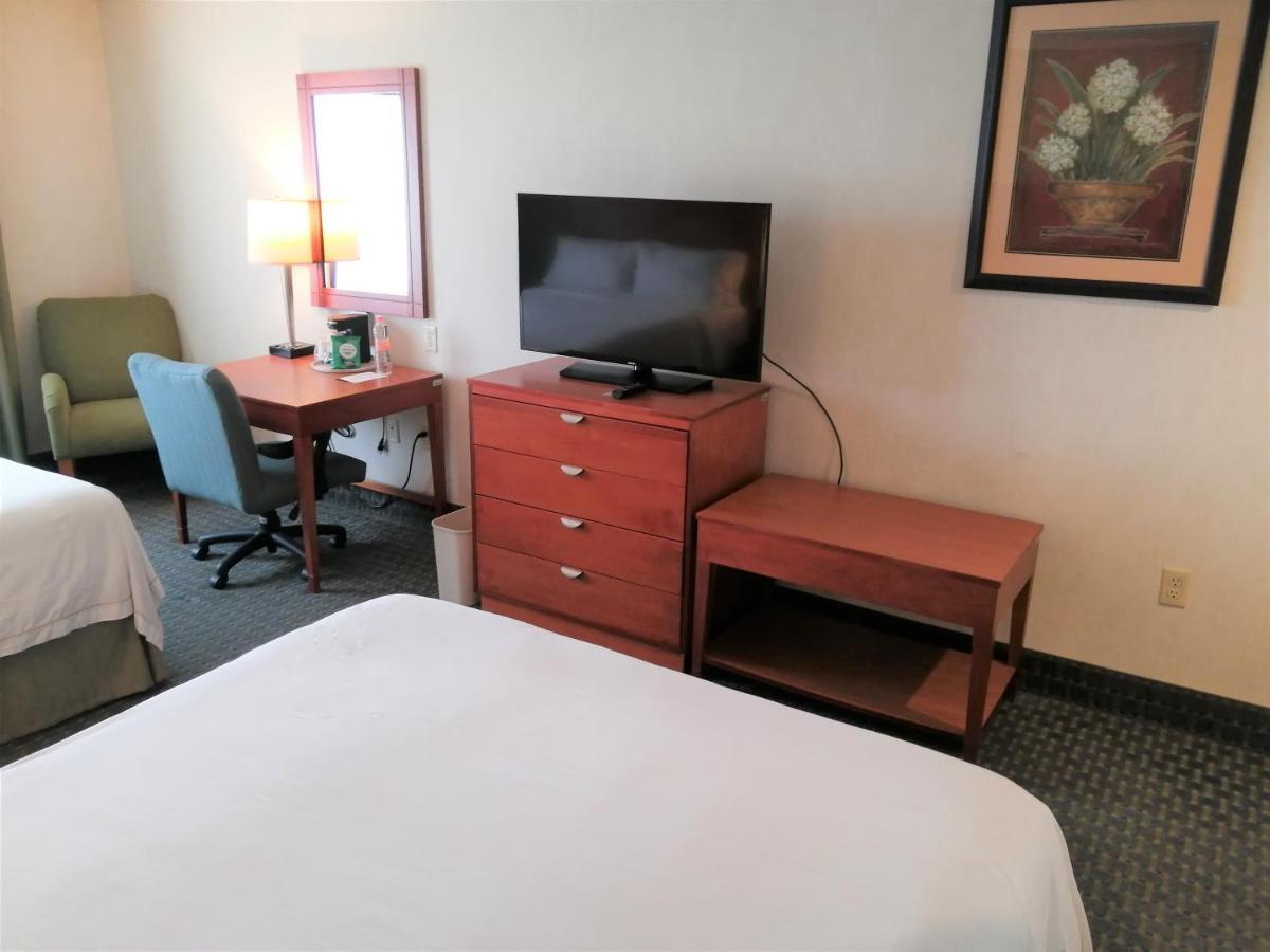 Holiday Inn Express & Suites Toluca Zona Aeropuerto By Ihg Eksteriør bilde