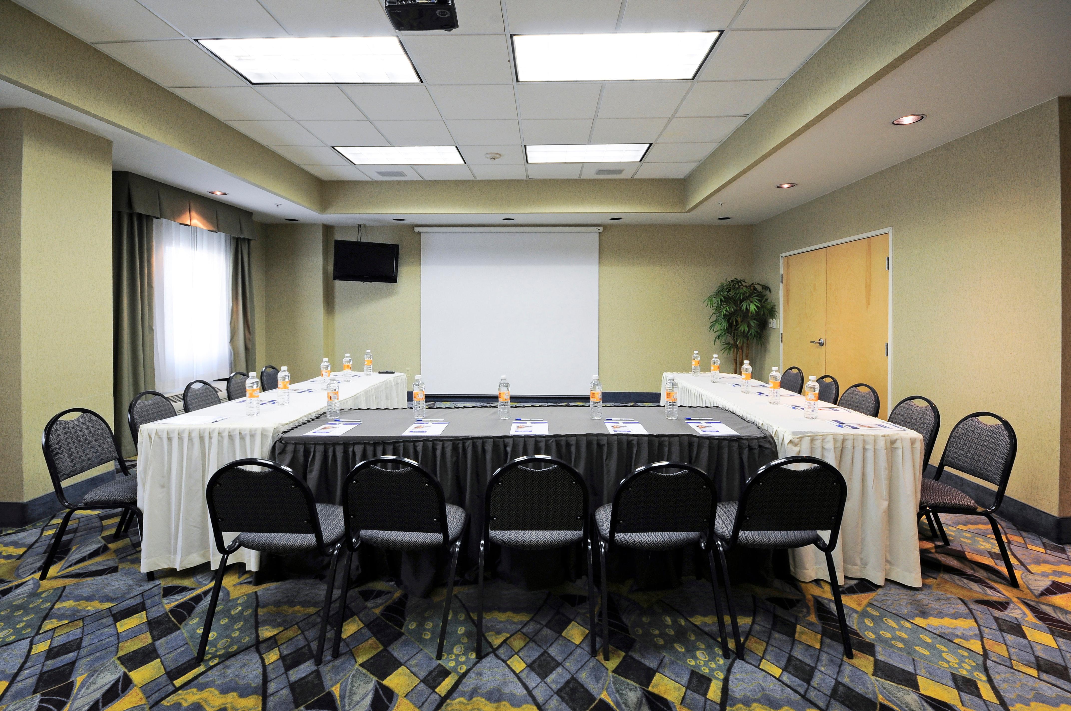 Holiday Inn Express & Suites Toluca Zona Aeropuerto By Ihg Eksteriør bilde