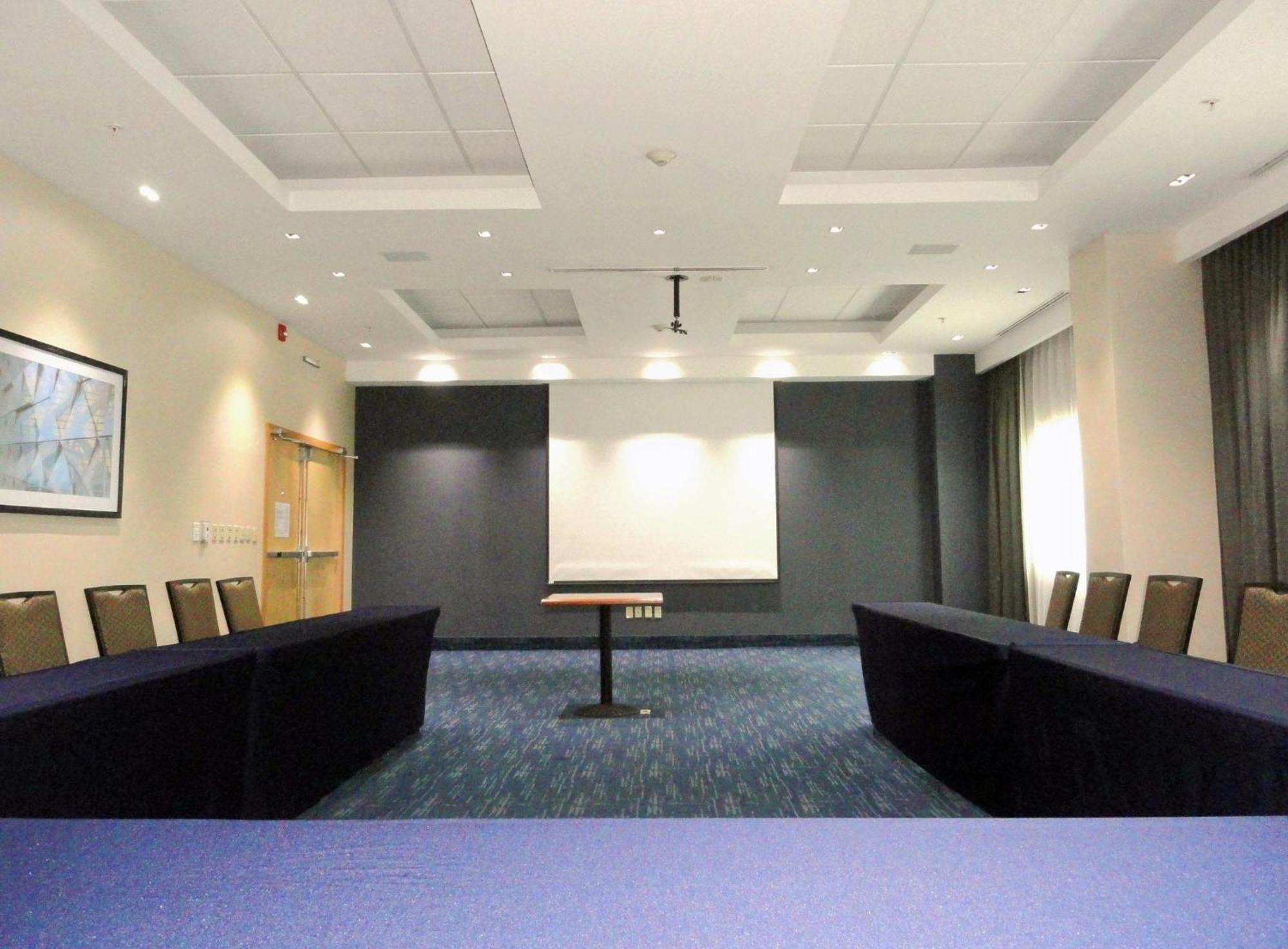 Holiday Inn Express & Suites Toluca Zona Aeropuerto By Ihg Eksteriør bilde