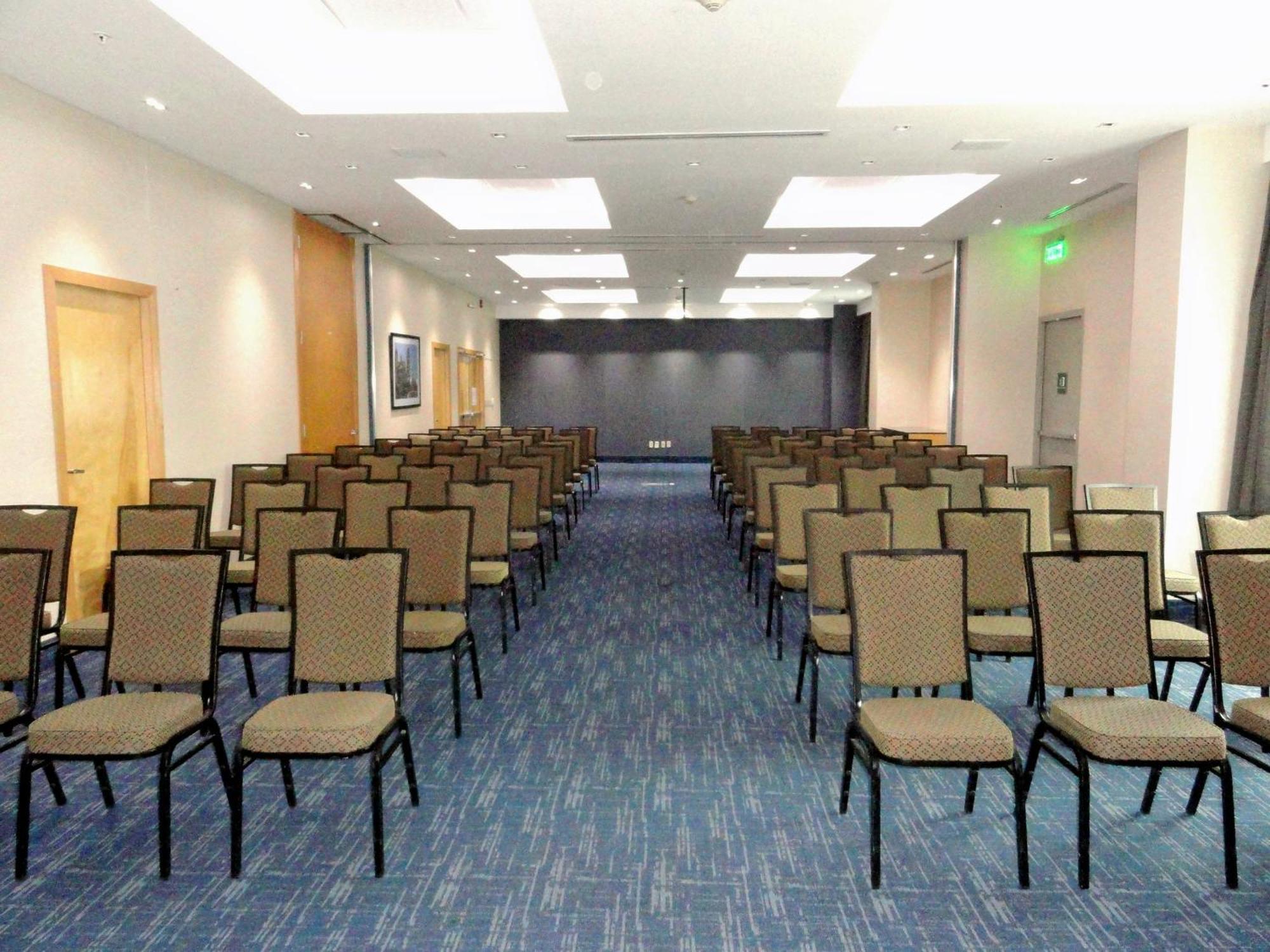 Holiday Inn Express & Suites Toluca Zona Aeropuerto By Ihg Eksteriør bilde