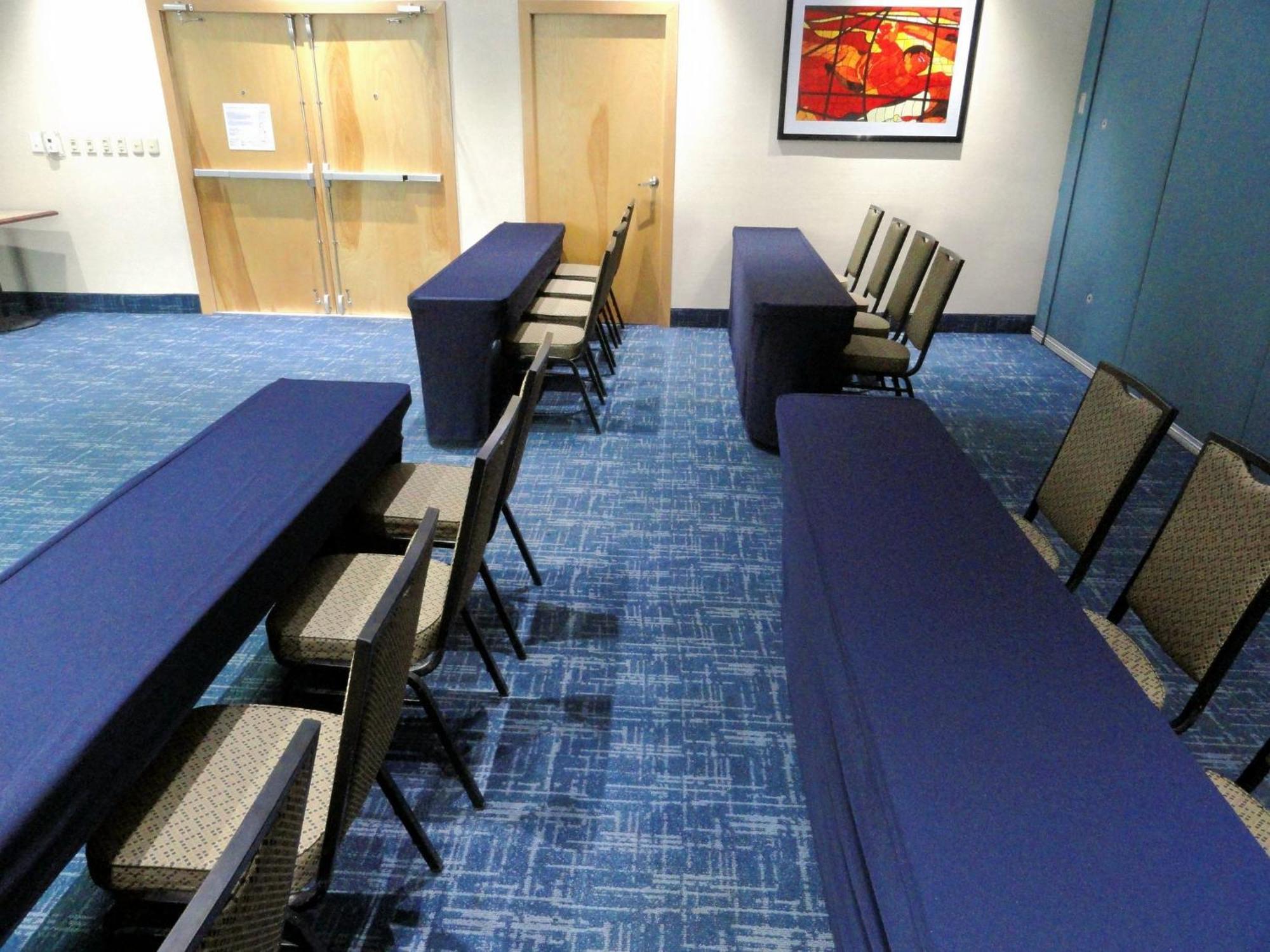 Holiday Inn Express & Suites Toluca Zona Aeropuerto By Ihg Eksteriør bilde